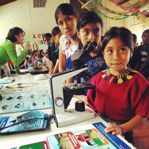 Los Tzunun por el Lago de Atitlán