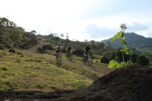 Ciclistas en Chontales Across America